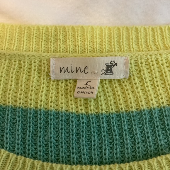 Mine... Sweater Size Large - Picture 3 of 7